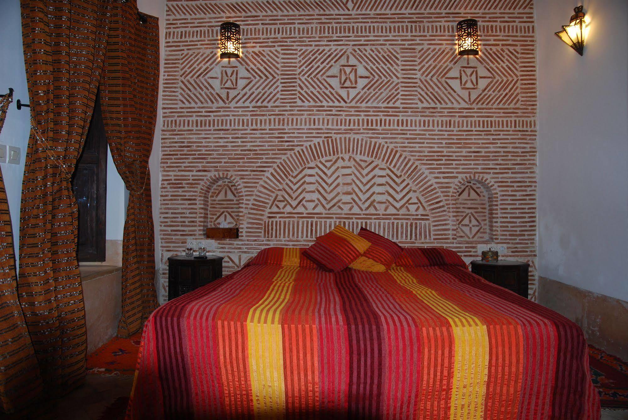 Les 5 Soeurs Riad 3*